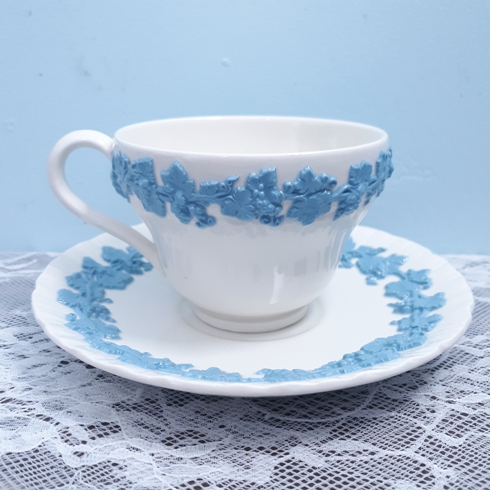 Wedgwood Queensware Lilac Blue Cream Seashell Edge Embossed Grapes Teacup Saucer